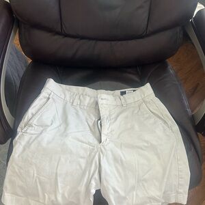 Vineyard Vines White Men Shorts